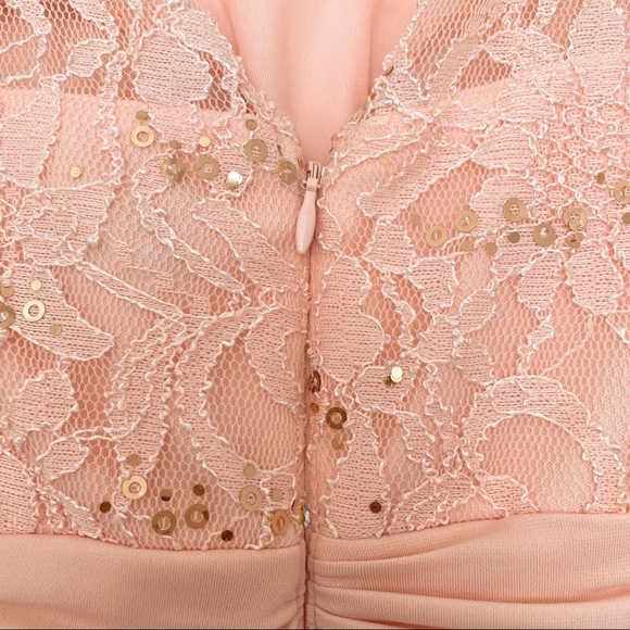 Mid-length Floral Dress - Picture 4 of 4